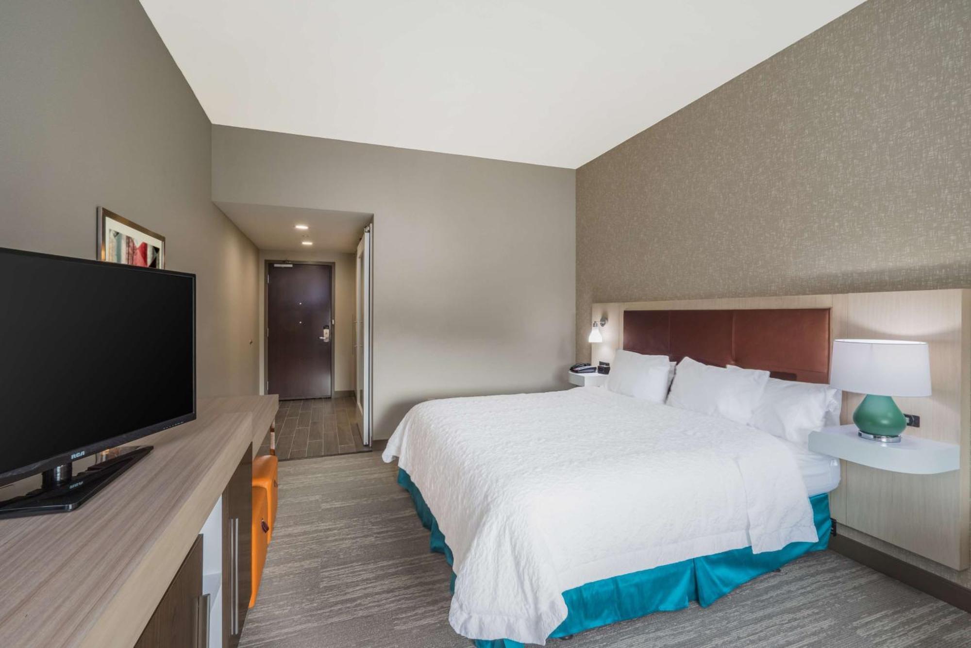 Hampton Inn Newport Exterior foto