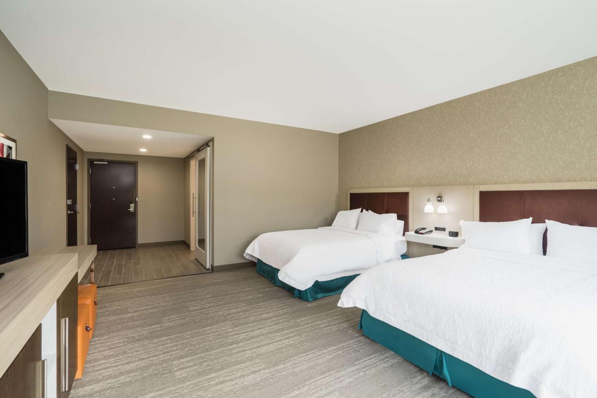 Hampton Inn Newport Exterior foto