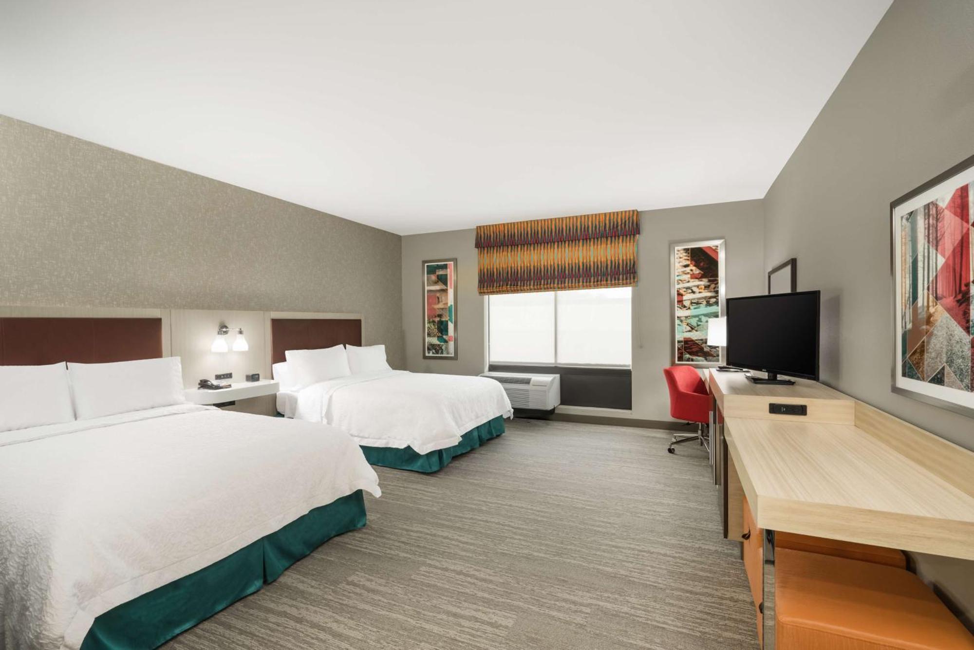 Hampton Inn Newport Exterior foto
