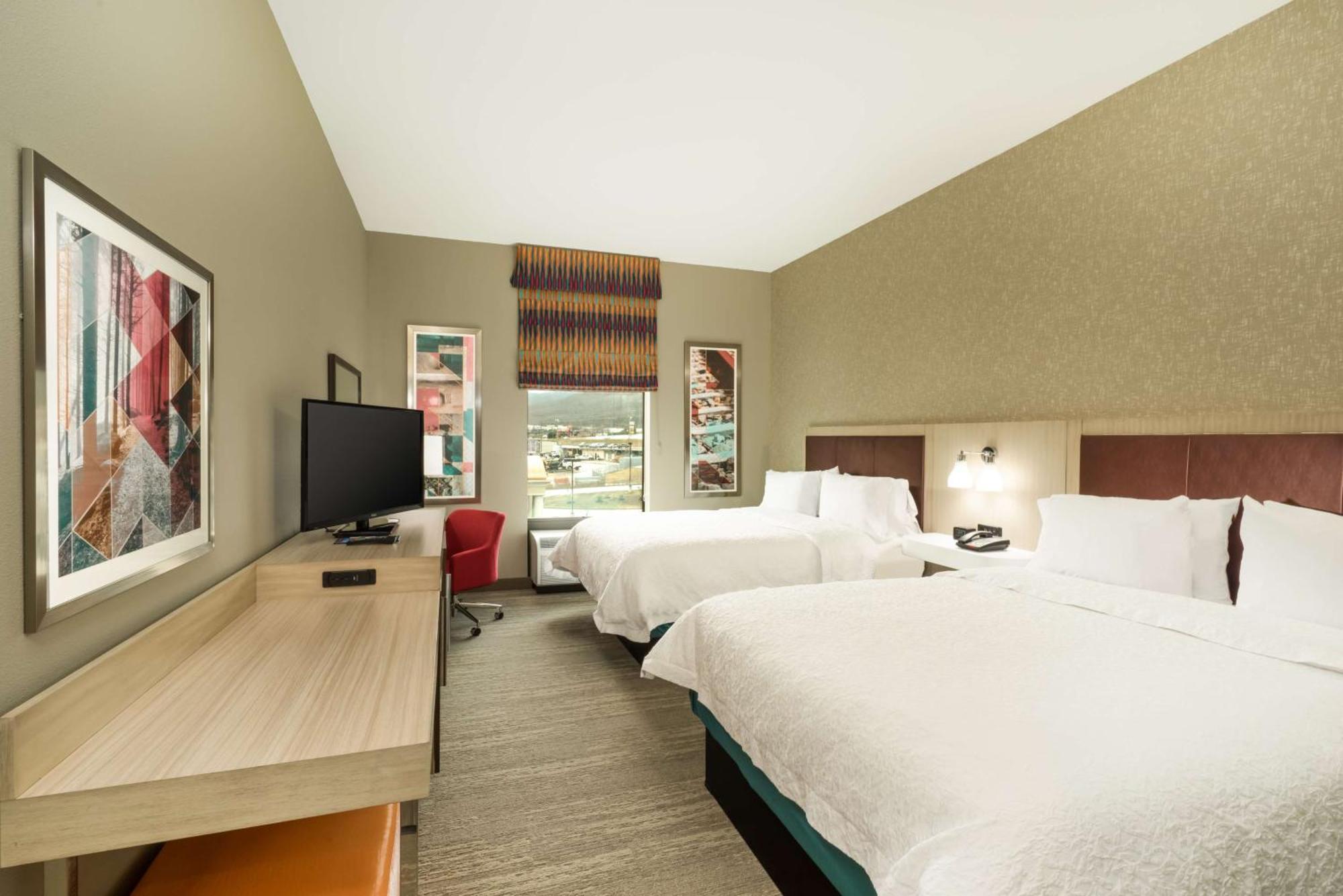 Hampton Inn Newport Exterior foto